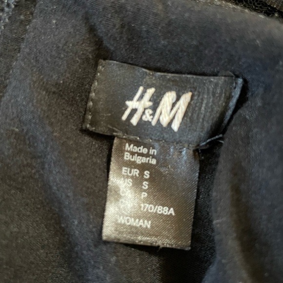 H&M Black Ruffle-Layered Poof Dress. Size Small - Picture 8 of 12